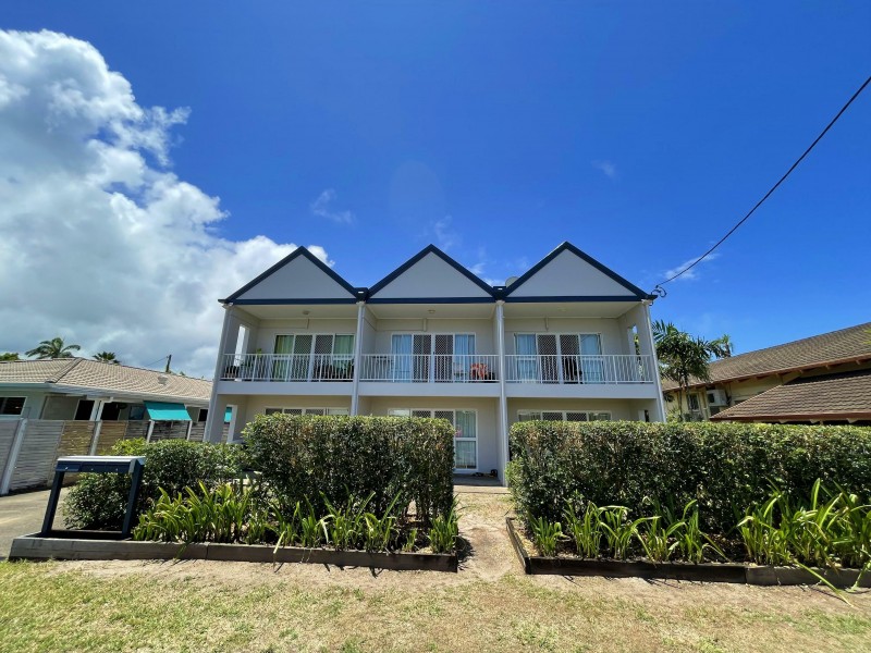 Unit 1/4 Hilliar St, Wongaling Beach QLD 4852