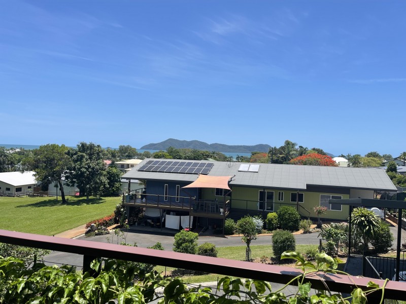 11 Riverside Tce, South Mission Beach QLD 4852