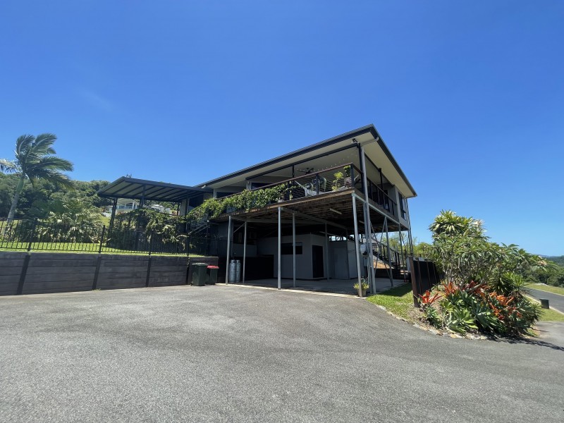 11 Riverside Tce, South Mission Beach QLD 4852