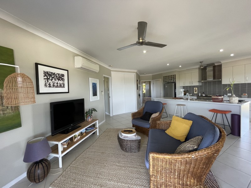 11 Riverside Tce, South Mission Beach QLD 4852