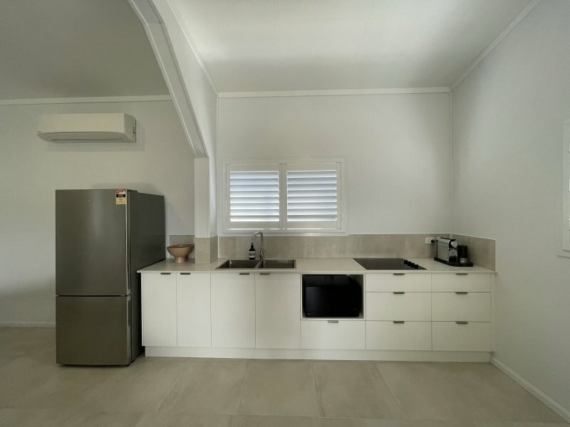 8 Clipper Ct, South Mission Beach QLD 4852
