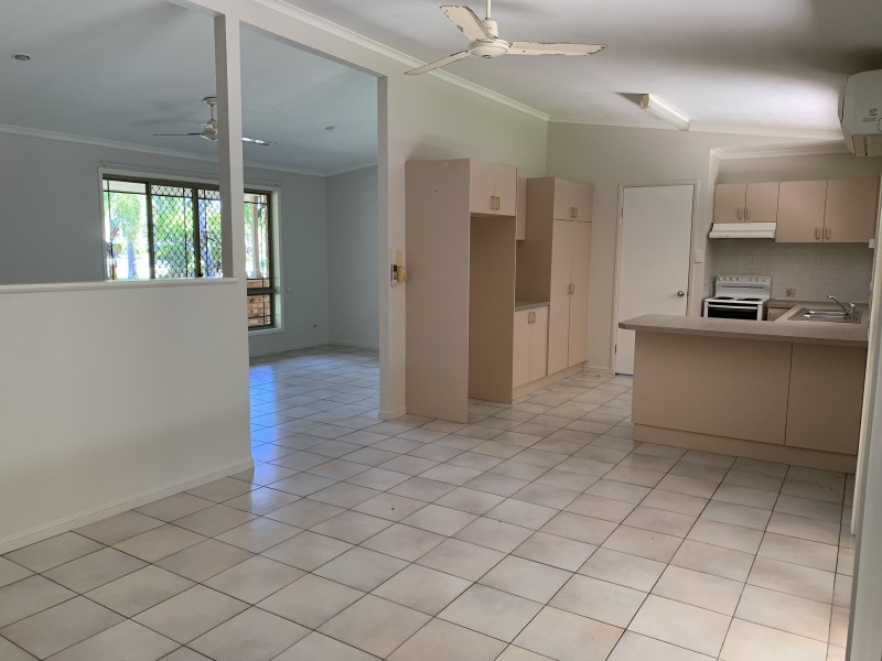 5 Holland St, Wongaling Beach QLD 4852