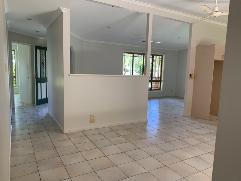 5 Holland St, Wongaling Beach QLD 4852