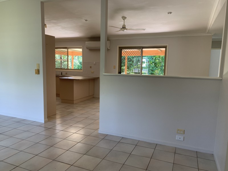 5 Holland St, Wongaling Beach QLD 4852