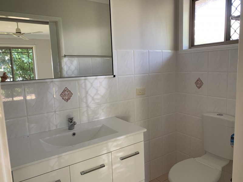 5 Holland St, Wongaling Beach QLD 4852