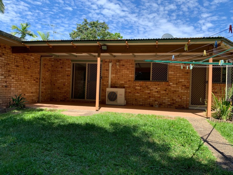 5 Holland St, Wongaling Beach QLD 4852