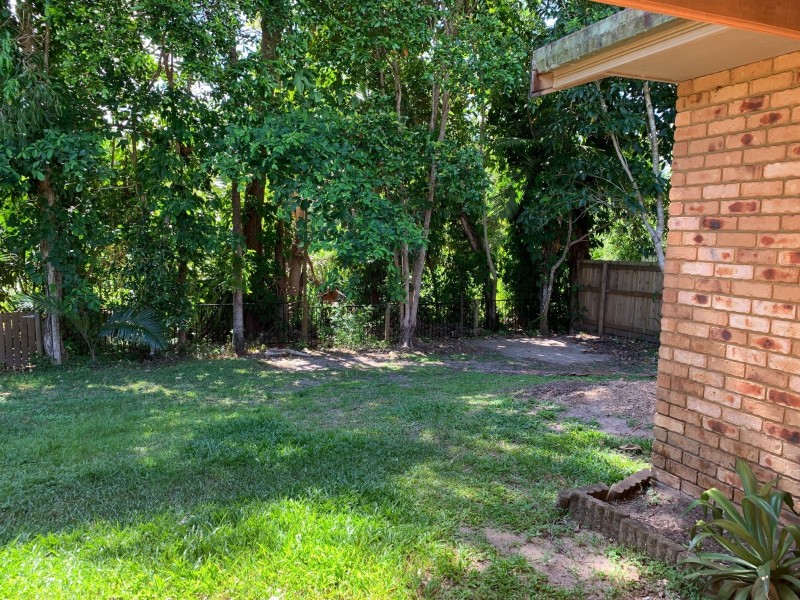 5 Holland St, Wongaling Beach QLD 4852