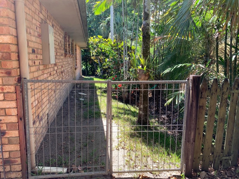 5 Holland St, Wongaling Beach QLD 4852