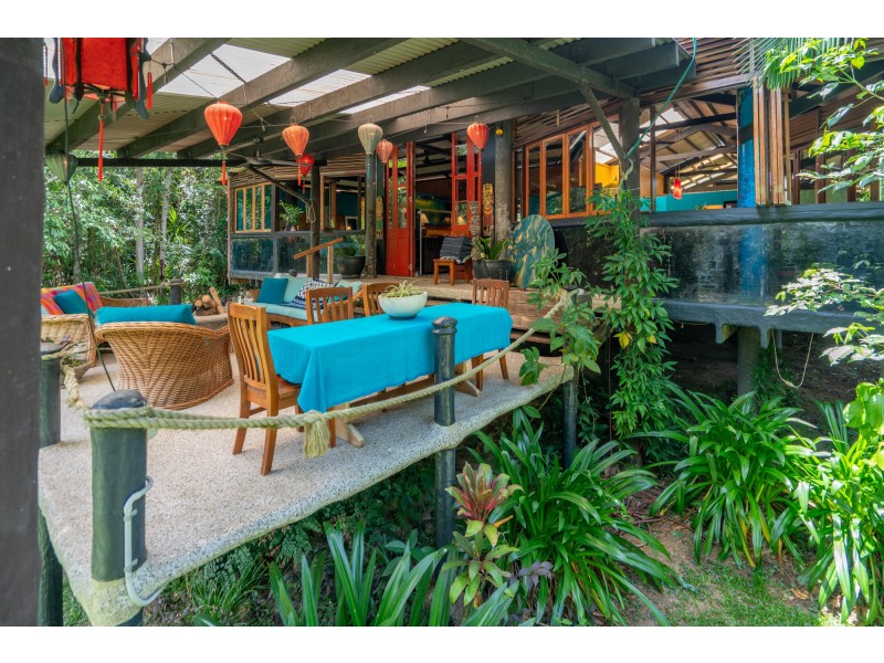 10 South Maria Creek Close, Mission Beach QLD 4852