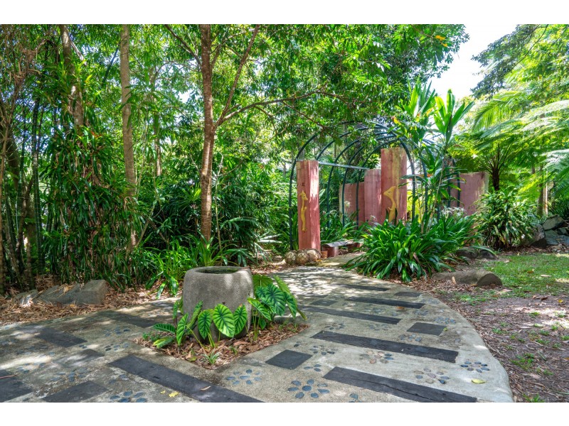 10 South Maria Creek Close, Mission Beach QLD 4852