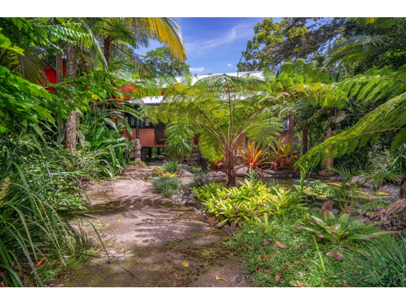 10 South Maria Creek Close, Mission Beach QLD 4852