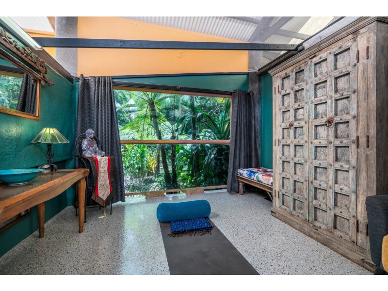 10 South Maria Creek Close, Mission Beach QLD 4852