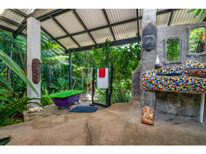 10 South Maria Creek Close, Mission Beach QLD 4852
