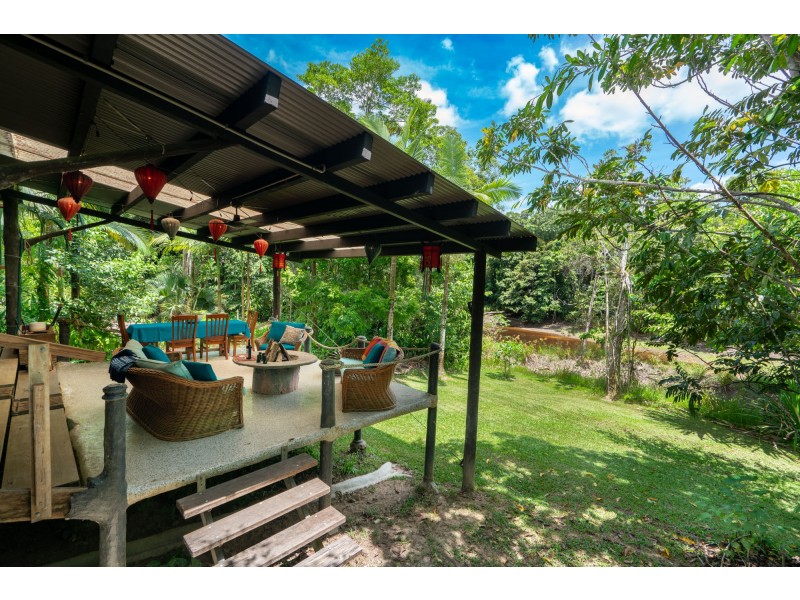 10 South Maria Creek Close, Mission Beach QLD 4852