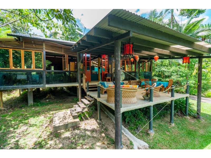 10 South Maria Creek Close, Mission Beach QLD 4852