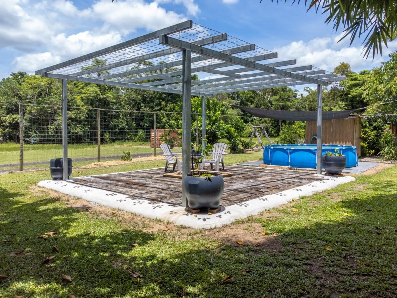 10 South Maria Creek Close, Mission Beach QLD 4852
