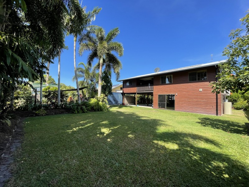 27 Buccaneer St, South Mission Beach QLD 4852