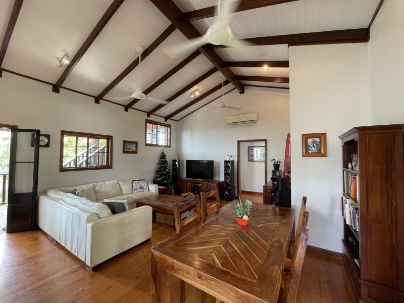 27 Buccaneer St, South Mission Beach QLD 4852