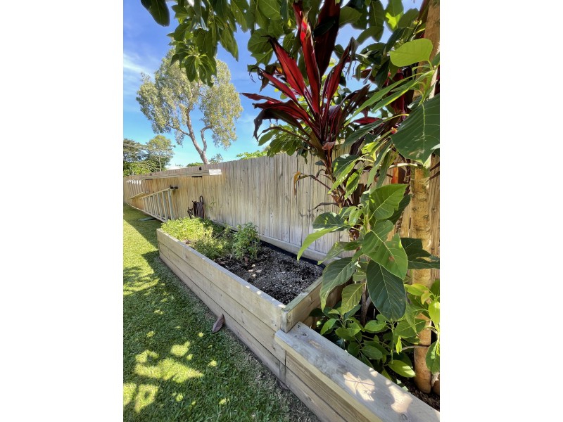 27 Buccaneer St, South Mission Beach QLD 4852