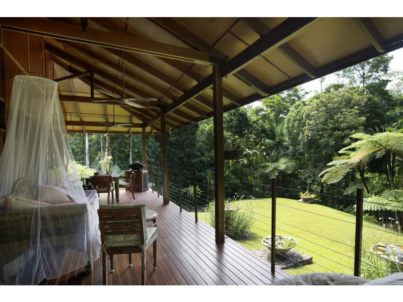 2/627 Bingil Bay Road, Bingil Bay QLD 4852