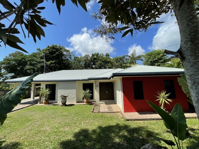 2 Kootooloo Cl, Wongaling Beach QLD 4852