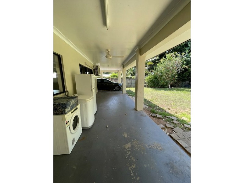 2 Kootooloo Cl, Wongaling Beach QLD 4852