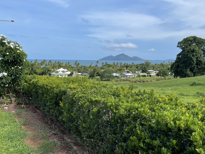 3 Rise Cres, Mission Beach QLD 4852