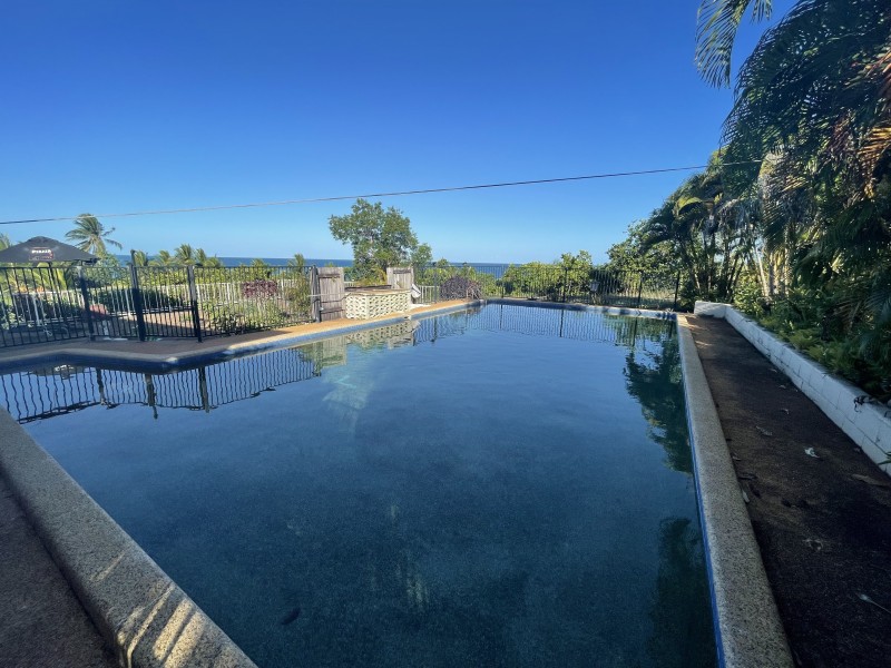 10 Cutten St, Bingil Bay QLD 4852