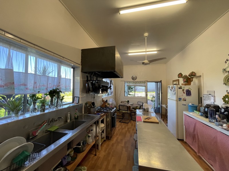 10 Cutten St, Bingil Bay QLD 4852