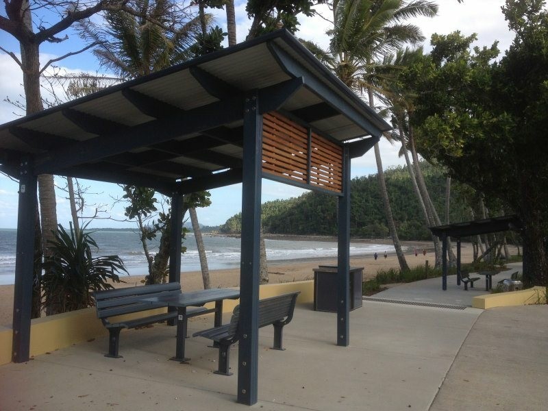 7 Bicton Cl, Bingil Bay QLD 4852