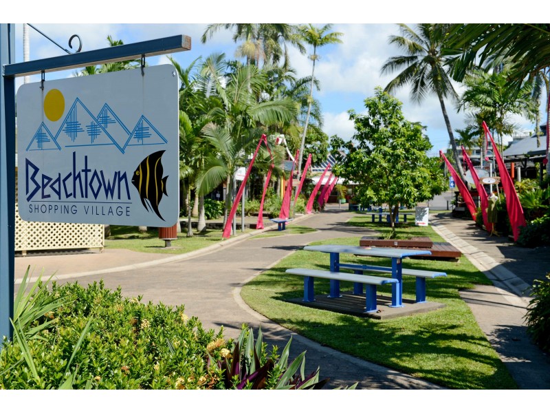 7 Bicton Cl, Bingil Bay QLD 4852