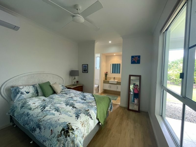 22 Southward St, Mission Beach QLD 4852