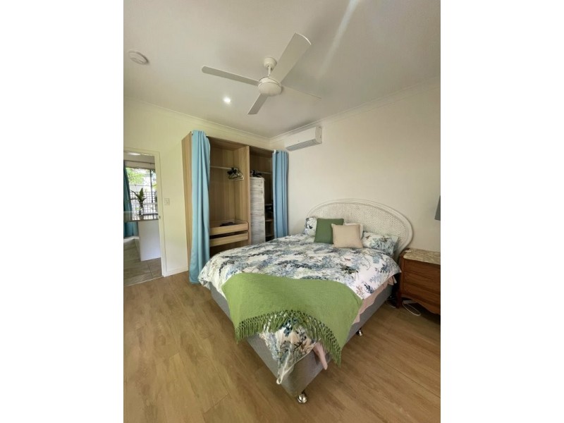 22 Southward St, Mission Beach QLD 4852