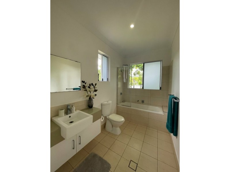22 Southward St, Mission Beach QLD 4852