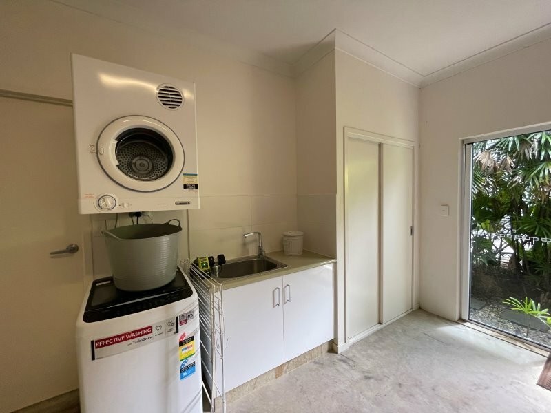 22 Southward St, Mission Beach QLD 4852