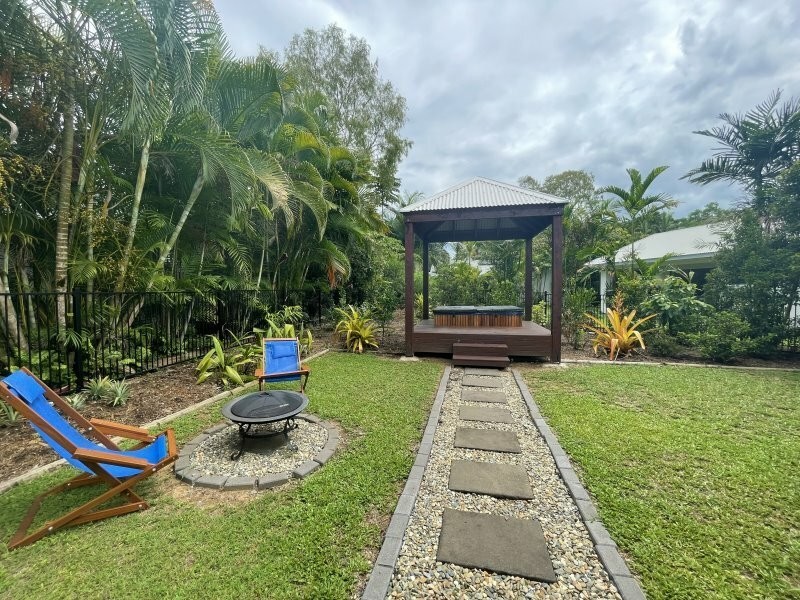 22 Southward St, Mission Beach QLD 4852