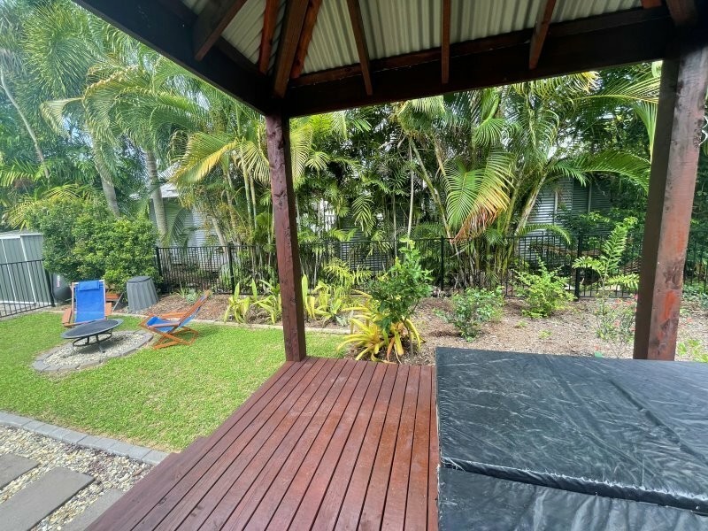 22 Southward St, Mission Beach QLD 4852