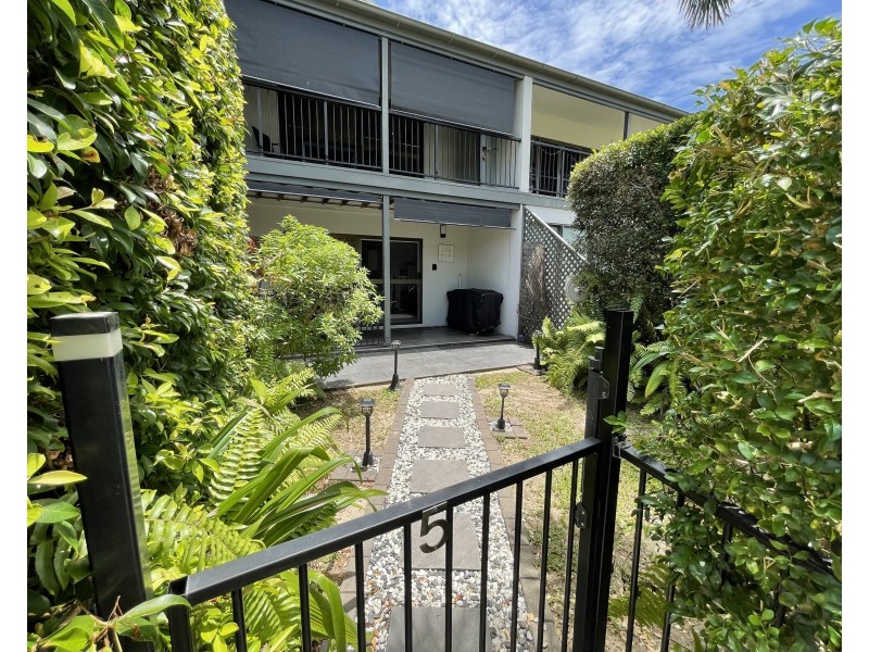 Unit 5/75 Reid Rd, Wongaling Beach QLD 4852