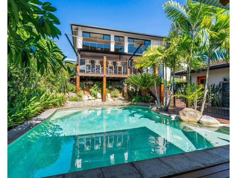 9 Dunkalli Cres, Wongaling Beach QLD 4852