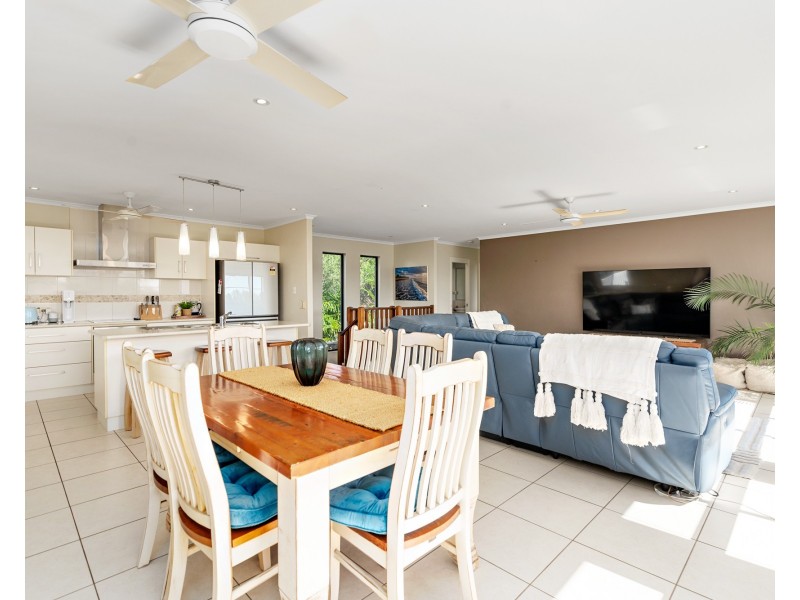 9 Dunkalli Cres, Wongaling Beach QLD 4852