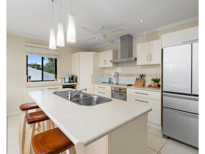 9 Dunkalli Cres, Wongaling Beach QLD 4852