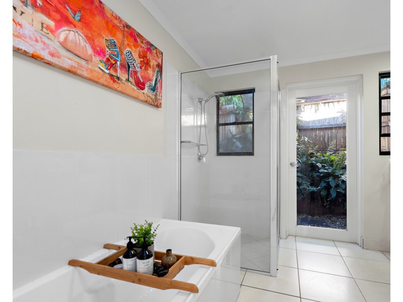 9 Dunkalli Cres, Wongaling Beach QLD 4852