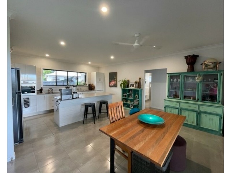 27 Rise Cres, Mission Beach QLD 4852