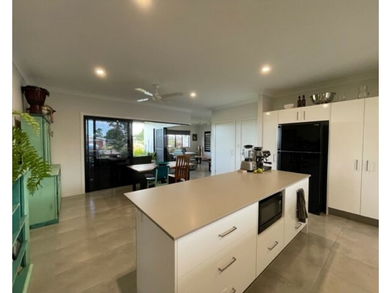 27 Rise Cres, Mission Beach QLD 4852