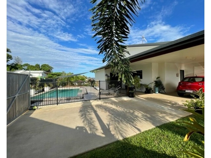 27 Rise Cres, Mission Beach QLD 4852