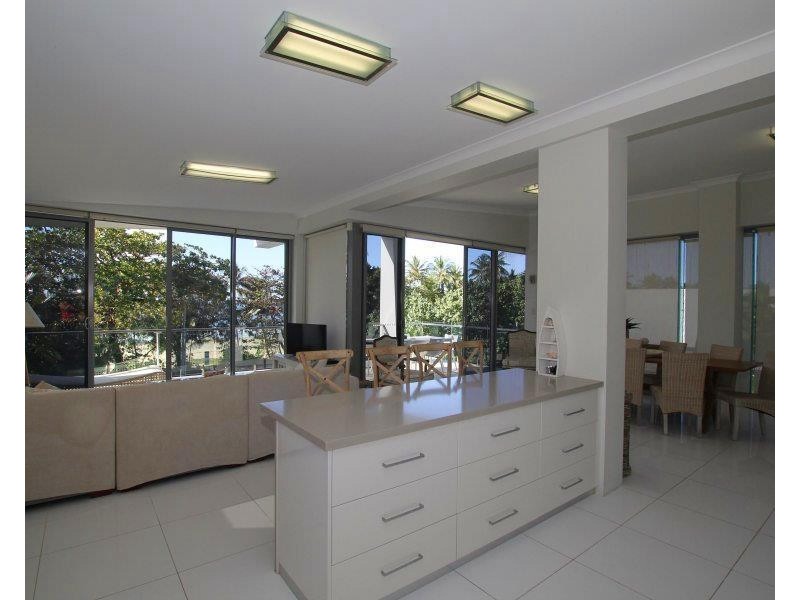 3/2 Donkin Lane, Mission Beach QLD 4852