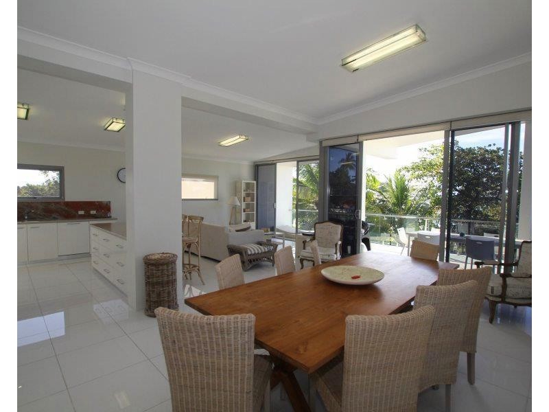 3/2 Donkin Lane, Mission Beach QLD 4852