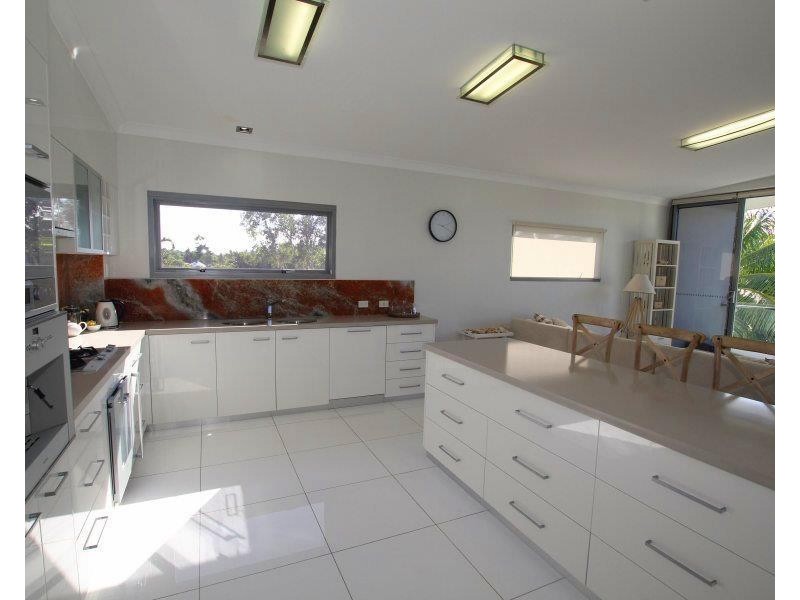 3/2 Donkin Lane, Mission Beach QLD 4852