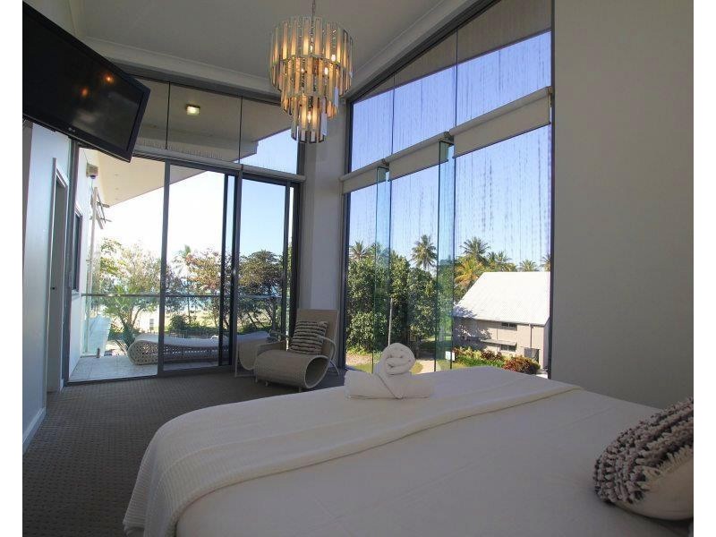 3/2 Donkin Lane, Mission Beach QLD 4852