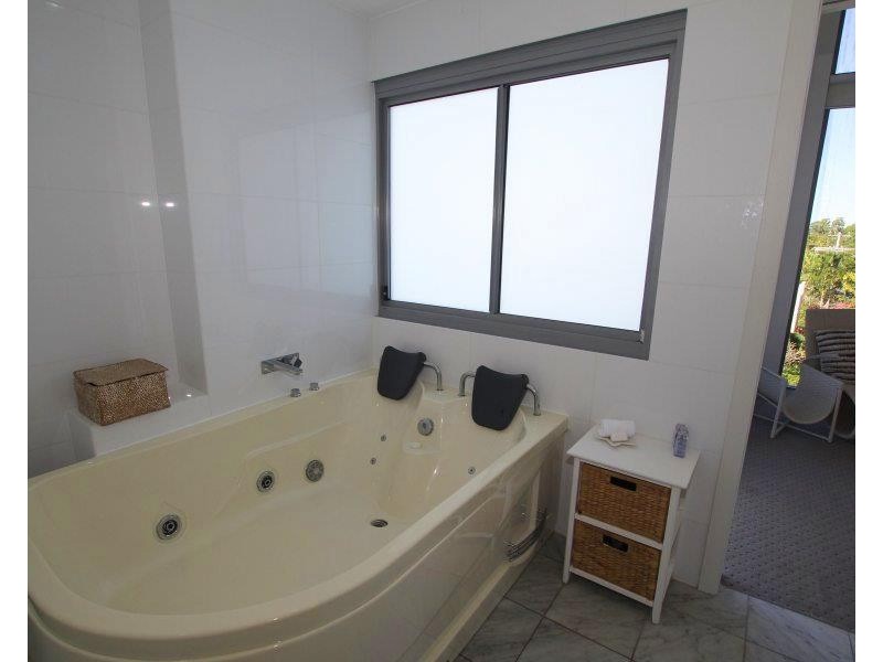 3/2 Donkin Lane, Mission Beach QLD 4852